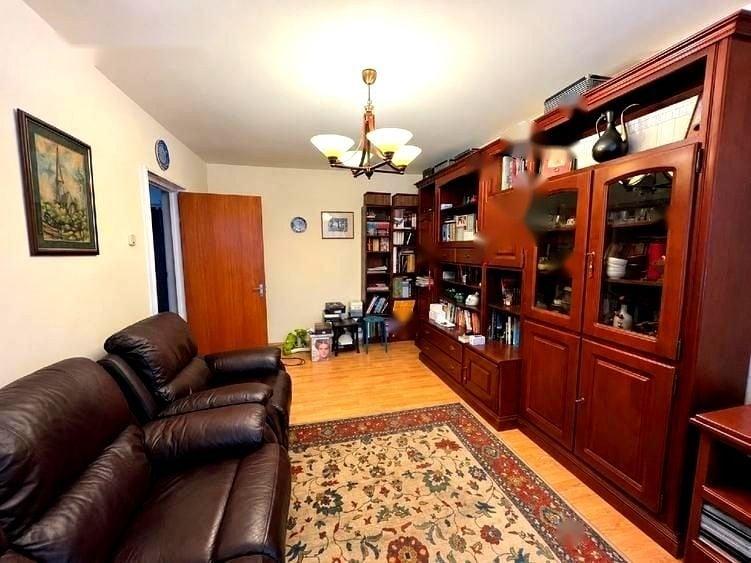 Apartament cu 3 camere decomandat, mobilat în Drumul Taberei