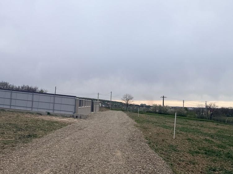 Teren de 800 mp, în Exterior Vest
