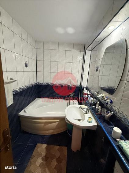 Apartament cu 4 camere decomandat în Inel II