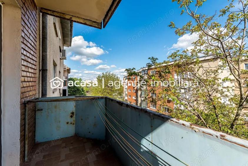 Apartament cu 3 camere decomandat, mobilat în Micălaca