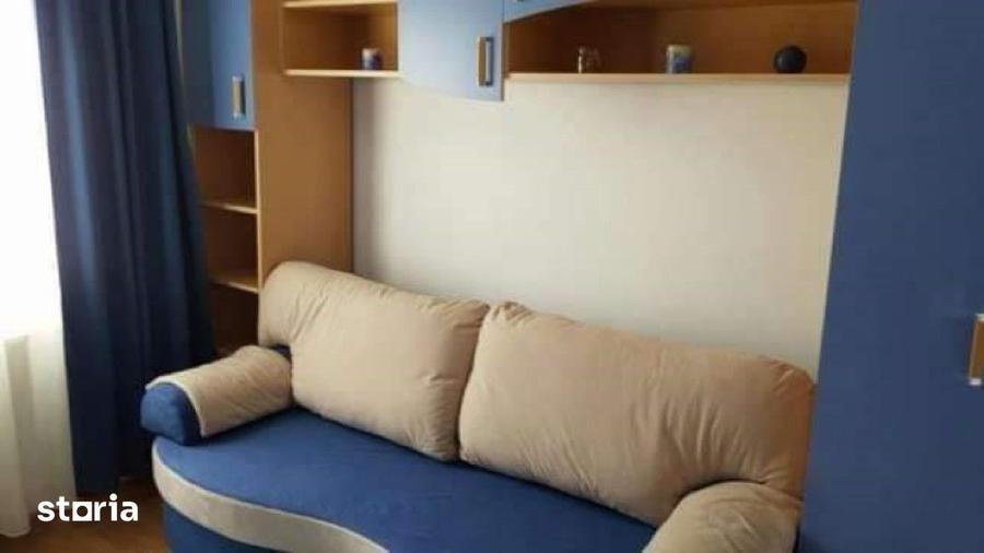 Apartament cu 3 camere semidecomandat în Decebal