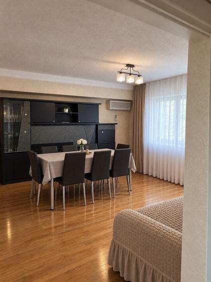 Apartament cu 4 camere în Central