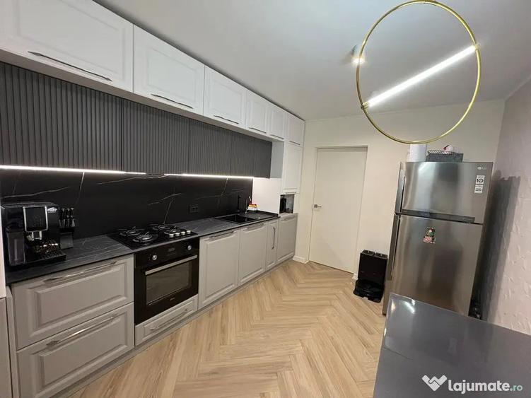 Apartament cu 3 camere decomandat, mobilat în Faleza Nord