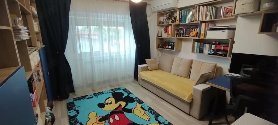 Apartament cu 3 camere decomandat în Tomești