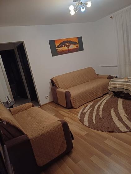 Apartament cu 3 camere semidecomandat în Sălaj