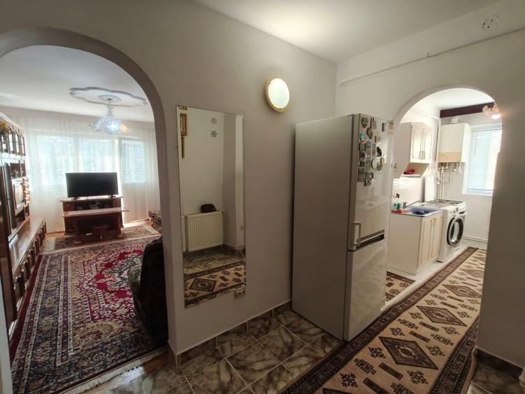 Apartament cu 2 camere decomandat, mobilat în Alexandru cel Bun