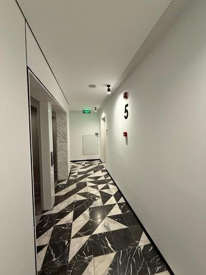 Apartament cu 3 camere decomandat în P-ța Victoriei