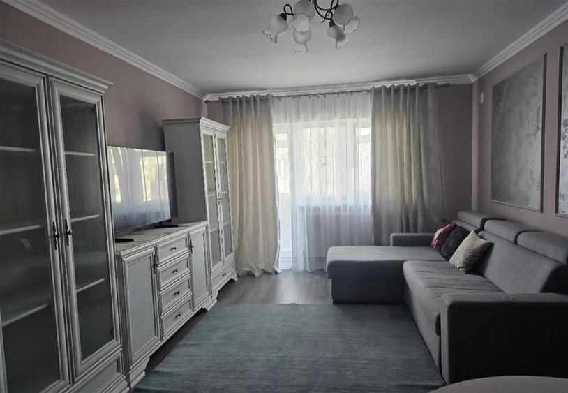 Apartament cu 3 camere decomandat în Păcurari