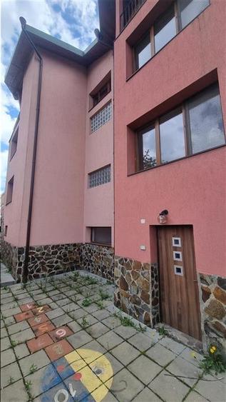 Casă individuală cu 6 camere cu Canalizare în Bunloc