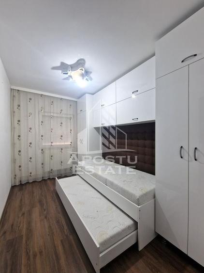 Apartament cu 3 camere decomandat, mobilat în Lipovei
