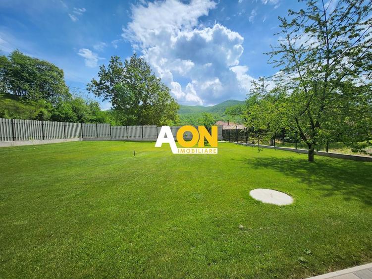Casă individuală cu 2 camere cu Canalizare în Ampoița