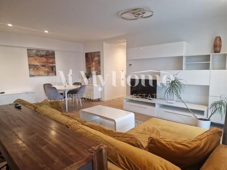 Apartament cu 3 camere decomandat, mobilat în Barbu Văcărescu