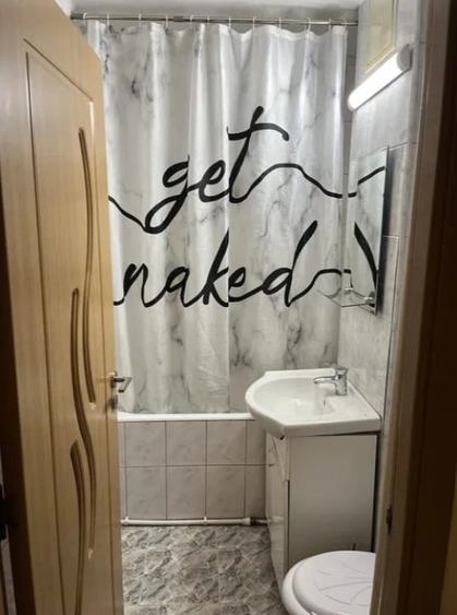 Apartament cu 3 camere semidecomandat în Dacia