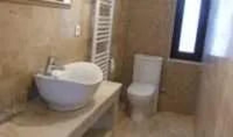 Casă individuală cu 4 camere cu Teren 400 Mp în Pipera