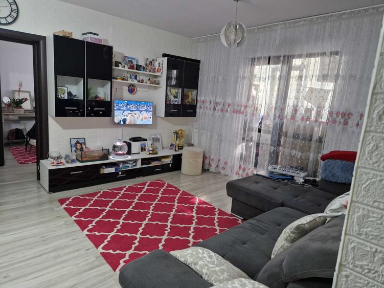 Apartament cu 3 camere decomandat în Valea Lupului