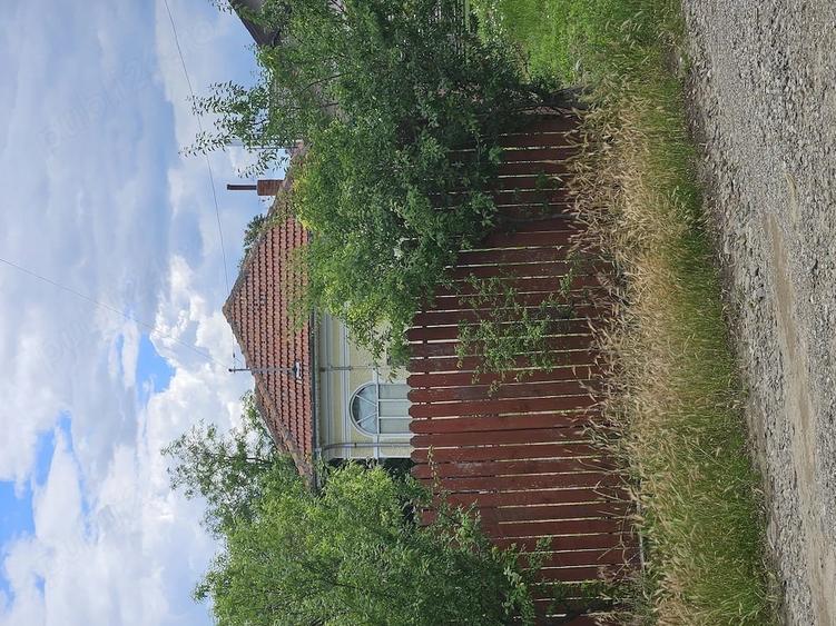 Casă cu Teren 1100 Mp în Zărnești