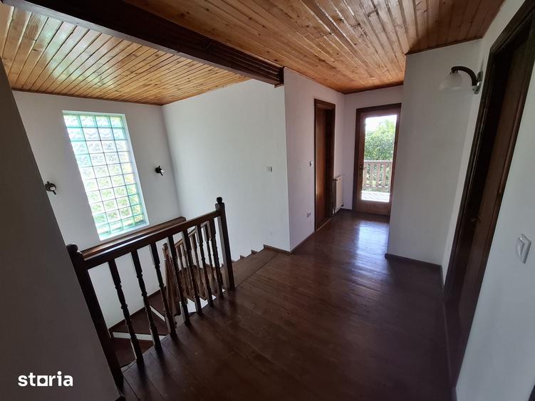 Casă cu 6 camere cu Teren 1200 Mp în Drăgănești
