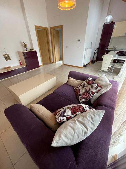 Apartament cu 3 camere semidecomandat în Lipovei