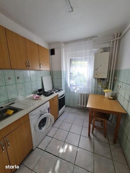 Apartament cu 2 camere decomandat în Podu Roș