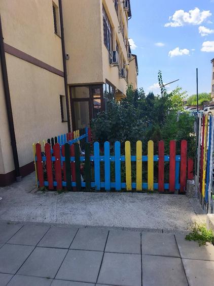 Apartament cu 3 camere semidecomandat în Valea Adâncă