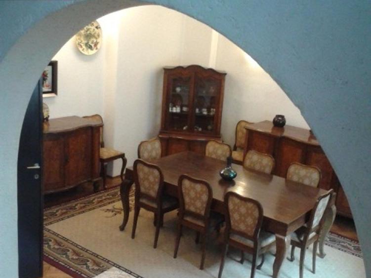 Casă individuală cu 5 camere cu Teren 100 Mp în Dorobanți
