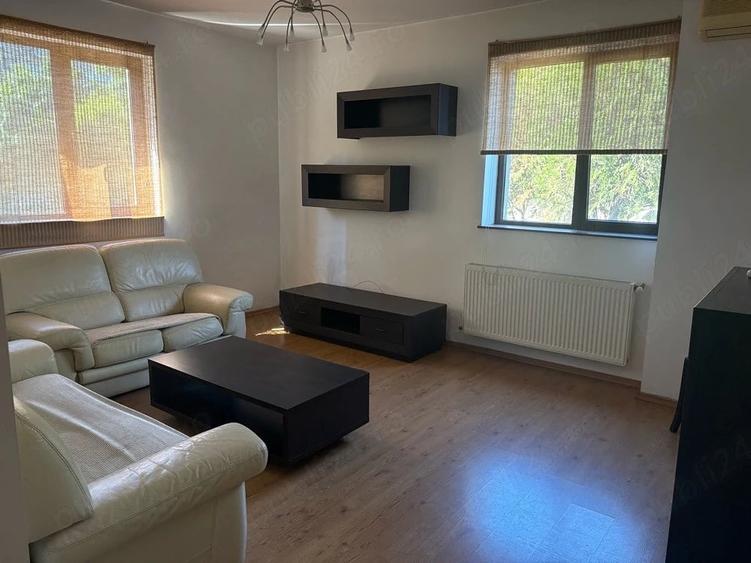 Apartament cu 3 camere decomandat în Berceni