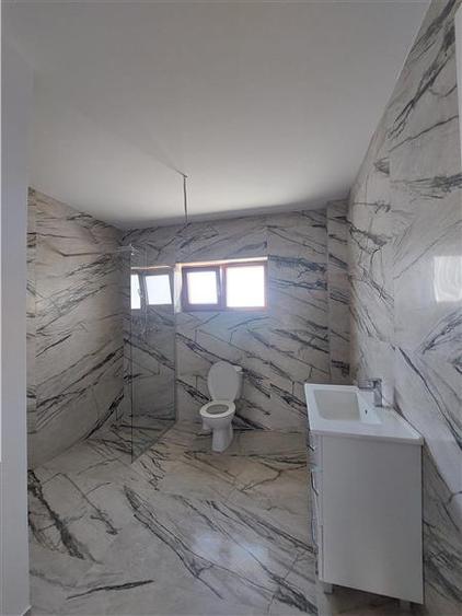 Duplex cu 4 camere cu Canalizare în Vladimirescu