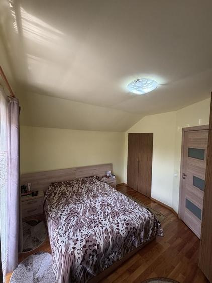 Casă cu 4 camere în Bună Ziua