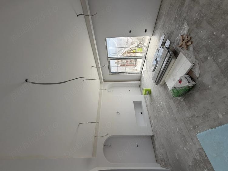 Casă cu 5 camere cu Teren 575 Mp în Moșnița Nouă