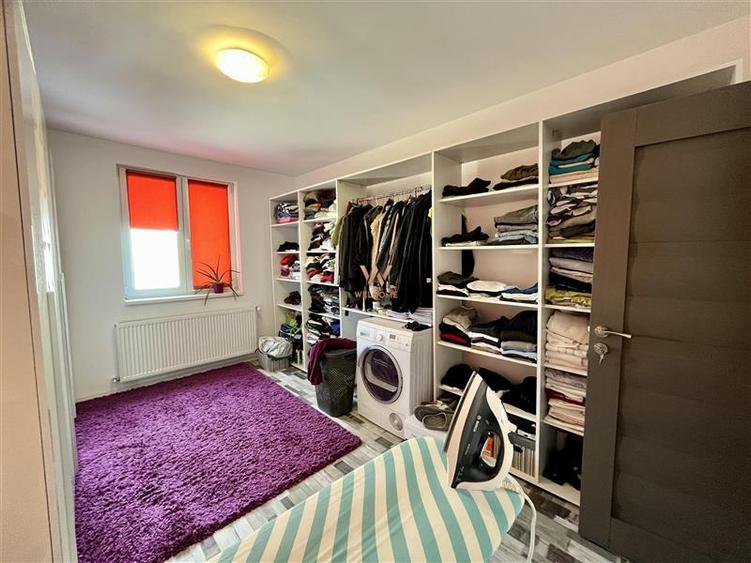 Apartament cu 5 camere decomandat în Arhitecților - Calea Cisnădiei