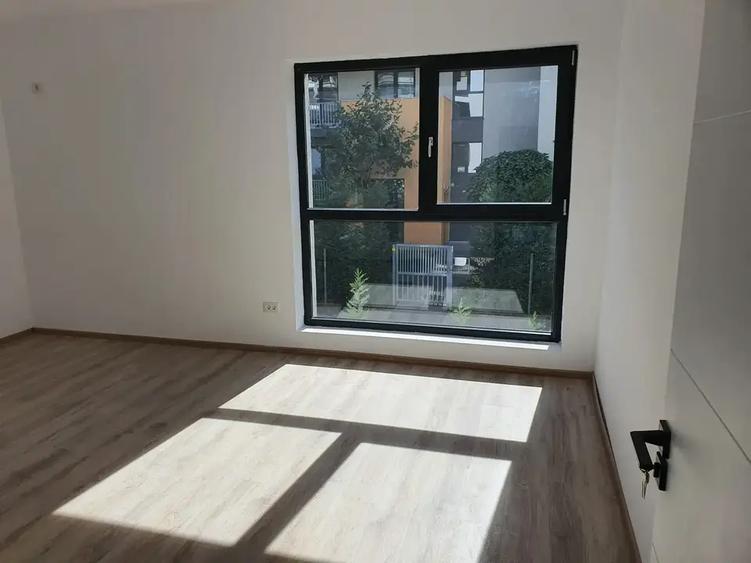 Apartament cu 2 camere decomandat în Titan