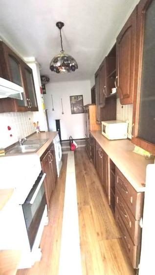 Apartament cu 2 camere decomandat, mobilat în Tractorul