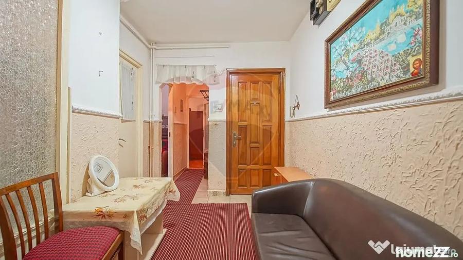 Apartament cu 3 camere semidecomandat în Griviței