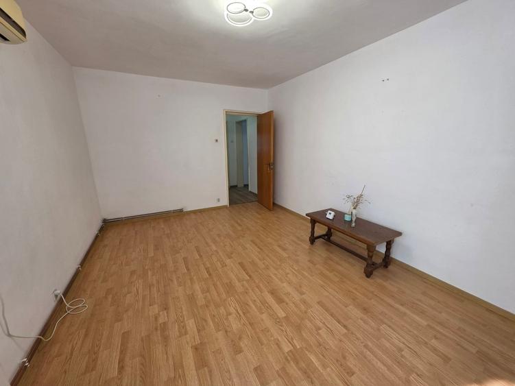 Apartament cu 3 camere decomandat în Bucur Obor