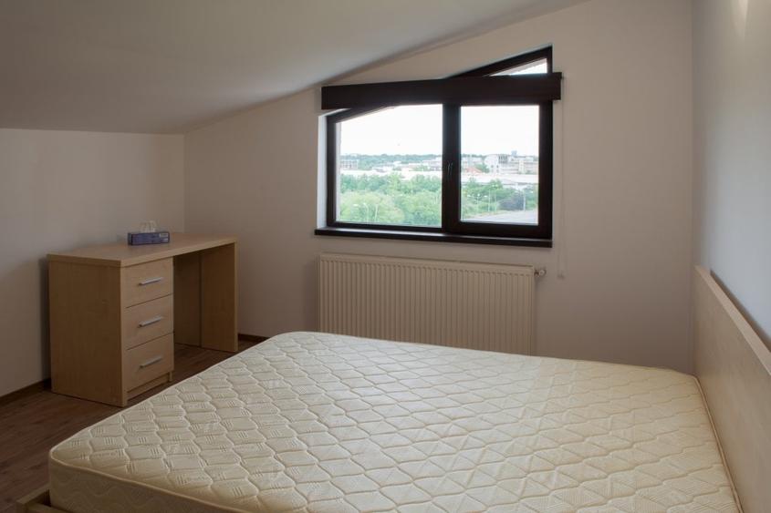 Apartament cu 3 camere decomandat, mobilat în Băneasa