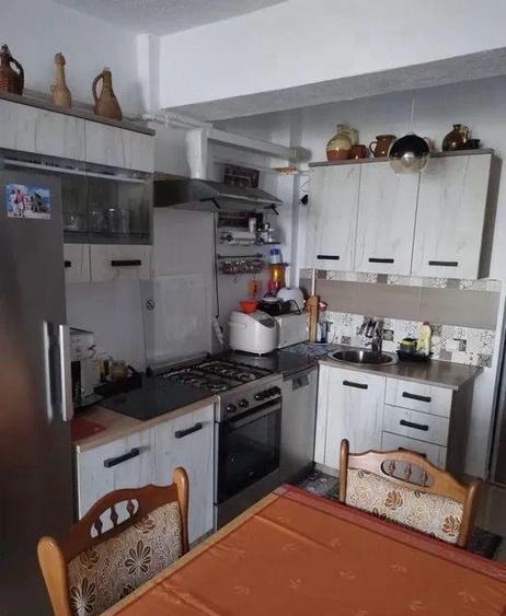 Apartament cu 2 camere decomandat în Hipodrom 3