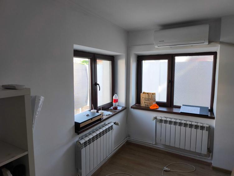 Casă cu 3 camere cu Canalizare în Exterior Vest