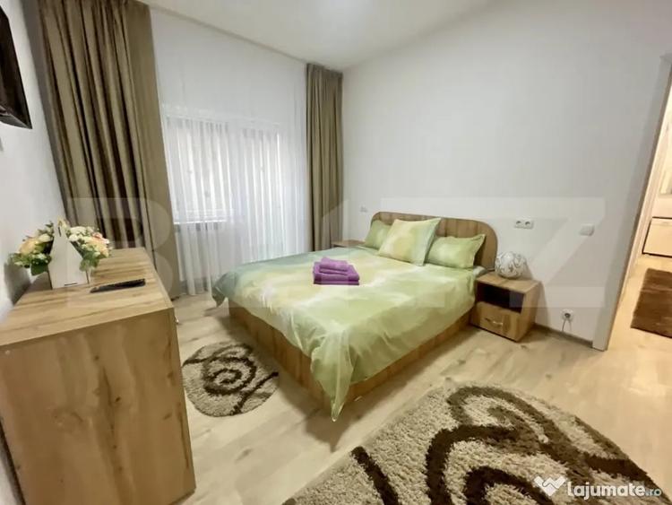 Apartament cu 3 camere semidecomandat în Central