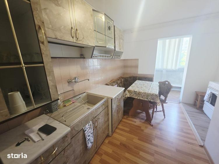 Apartament cu 3 camere decomandat în Griviței