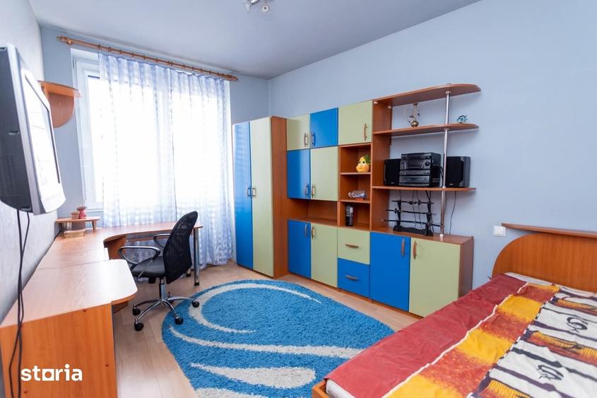 Apartament cu 3 camere decomandat în Central