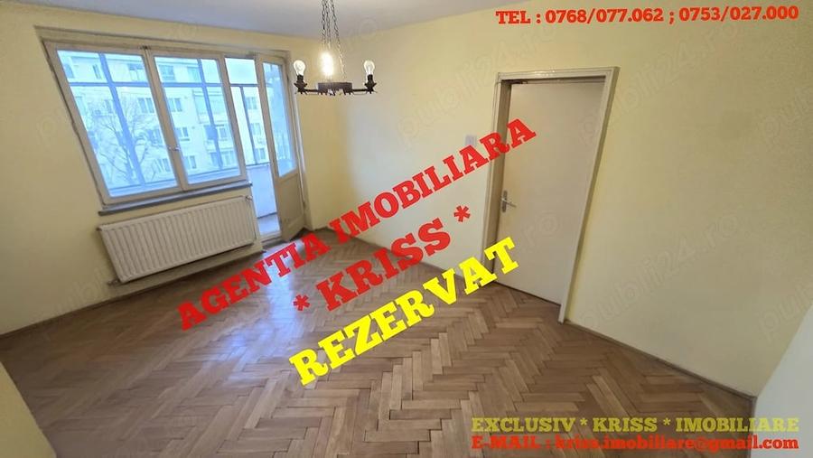 Apartament cu 3 camere semidecomandat în Craiovei