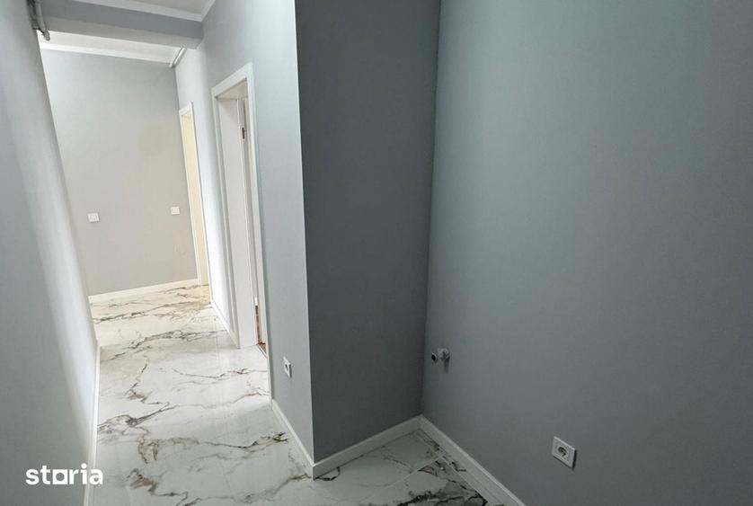 Apartament cu 3 camere decomandat în Cristian