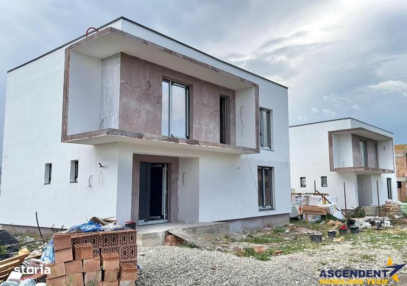 Casă cu 4 camere cu Teren 525 Mp în Sânpetru