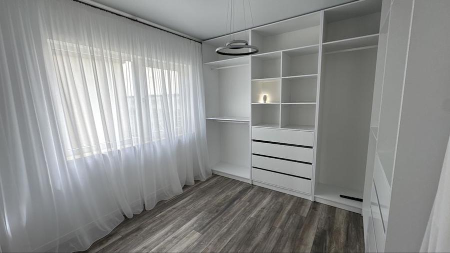Casă cu 4 camere cu Teren 380 Mp în Corbeanca