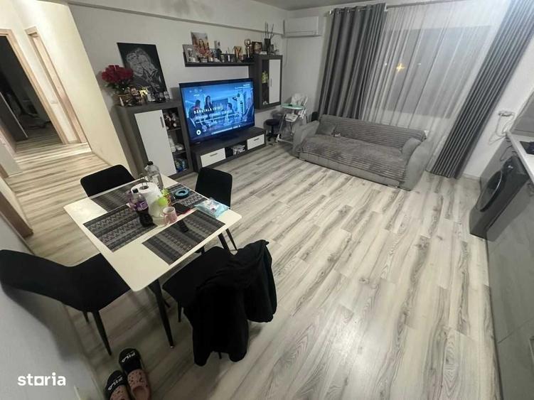 Apartament cu 3 camere semidecomandat în Dobroești