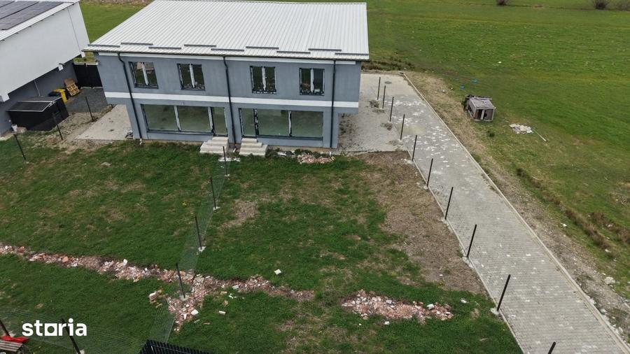 Casă cu 4 camere cu Teren 414 Mp în Rășinari