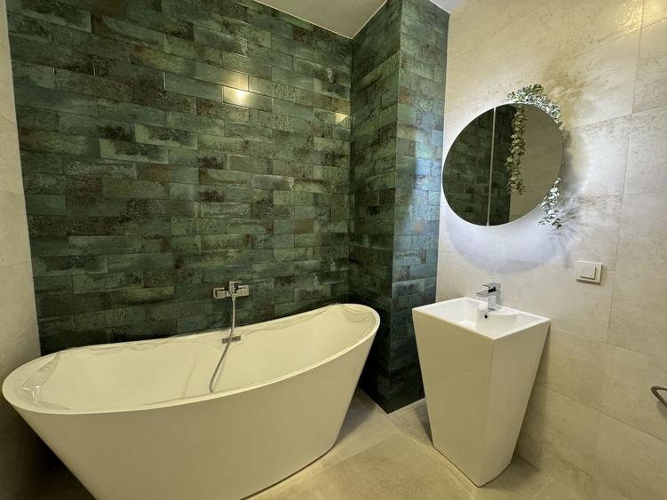 Duplex cu 4 camere cu Piscina în Iancu Nicolae
