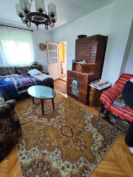 Casă cu 4 camere în Vulcana-Băi