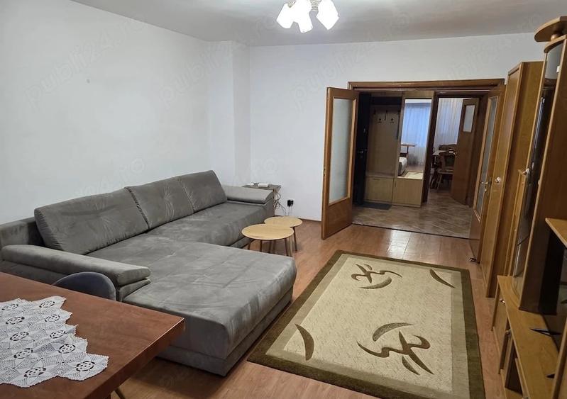 Apartament cu 3 camere decomandat, mobilat în Stadion
