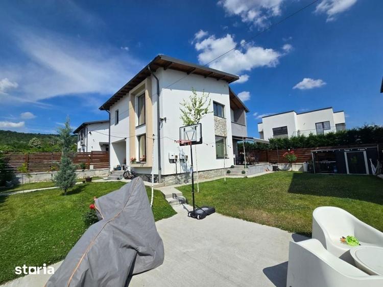 Casă cu 4 camere cu Teren 336 Mp în Ștefănești